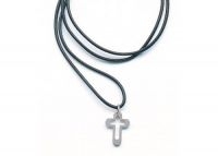 Anhänger "Kreuz" mit Lederband